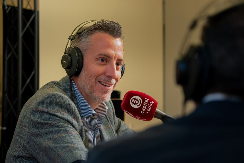 Jorge Valero durante una entrevista en Capital Radio